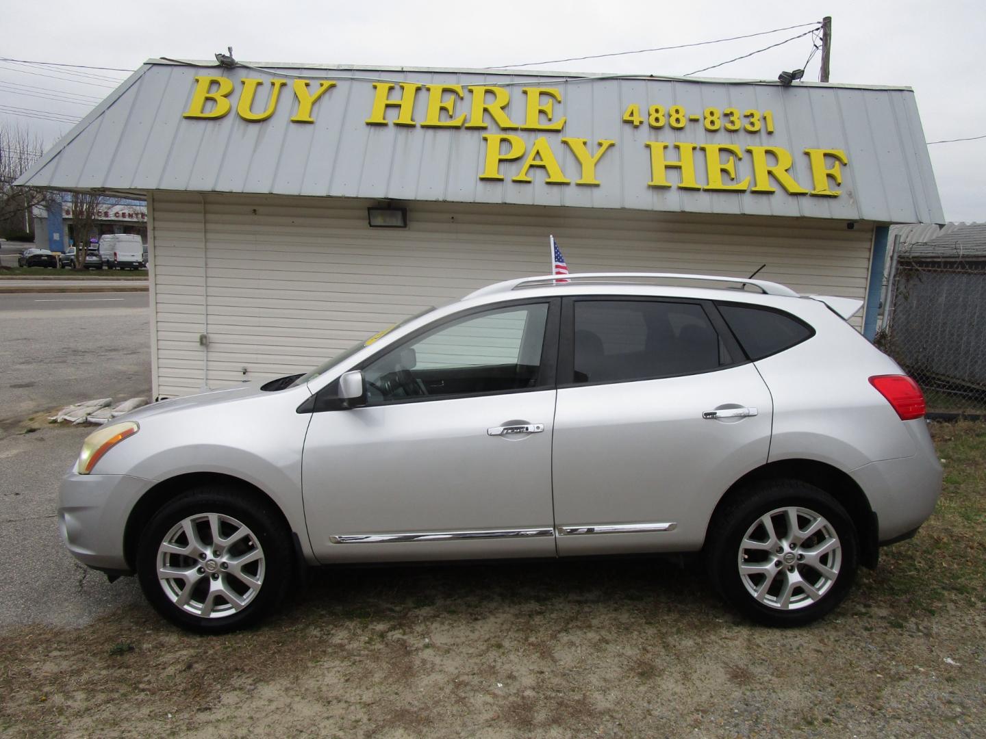 2012 Silver Nissan Rogue S AWD (JN8AS5MV7CW) with an 2.5L L4 DOHC 16V engine, Continuously Variable Transmission transmission, located at 2553 Airline Blvd, Portsmouth, VA, 23701, (757) 488-8331, 36.813889, -76.357597 - Down Payment: $999 Weekly Payment: $95 APR: 23.9% Repayment Terms: 42 Months ***CALL ELIZABETH SMITH - DIRECTOR OF MARKETING @ 757-488-8331 TO SCHEDULE YOUR APPOINTMENT TODAY AND GET PRE-APPROVED RIGHT OVER THE PHONE*** - Photo#0